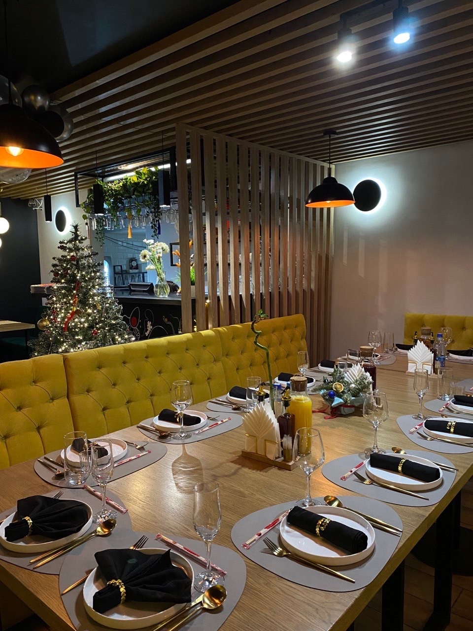 нтерьер ресторана китайской кухни Янцзы в Санкт-Петербурге — уютная атмосфера