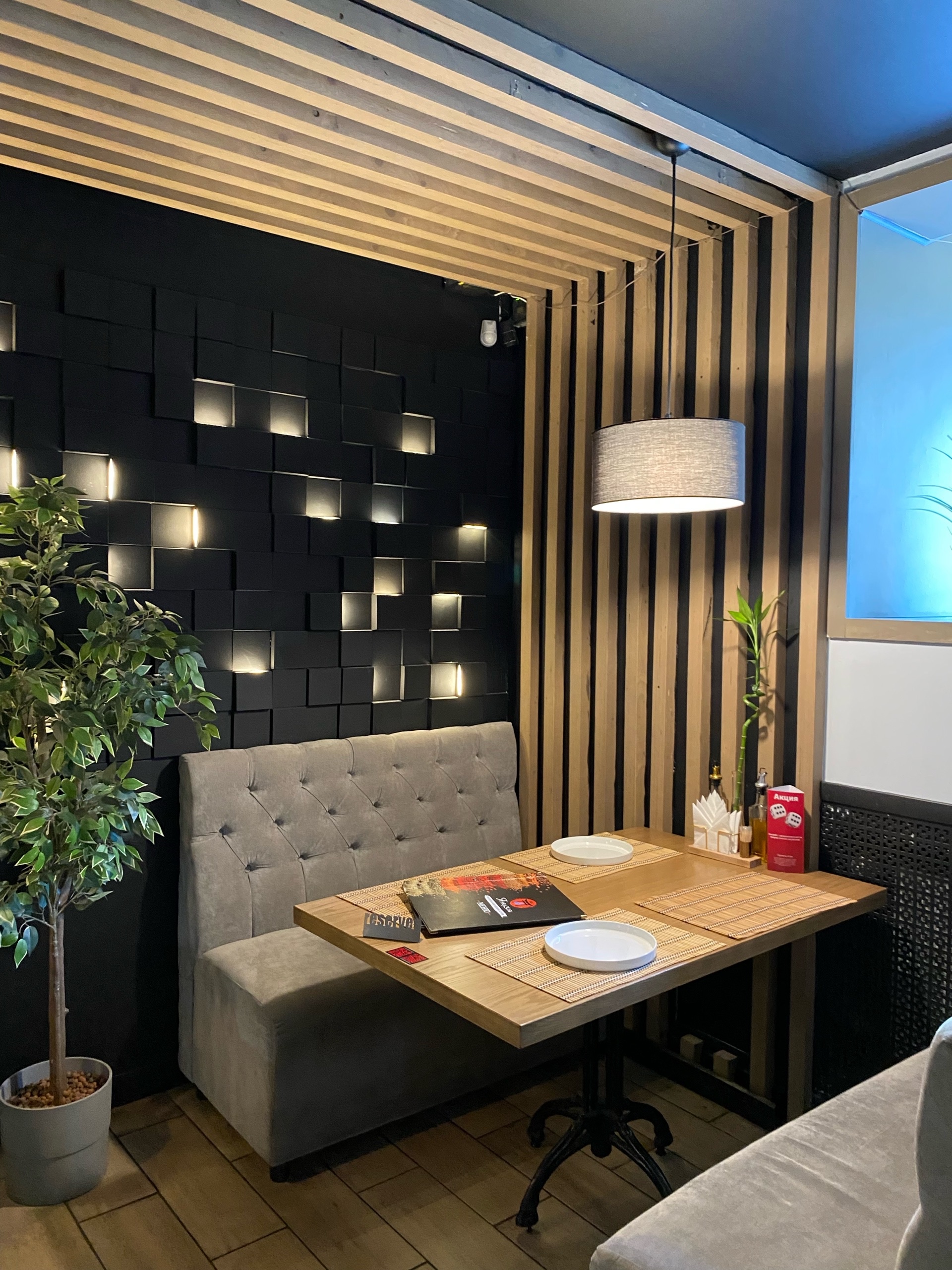 нтерьер ресторана китайской кухни Янцзы в Санкт-Петербурге — уютная атмосфера